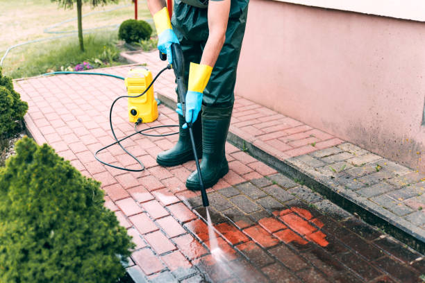 Best Garage Pressure Washing  in Danielson, CT